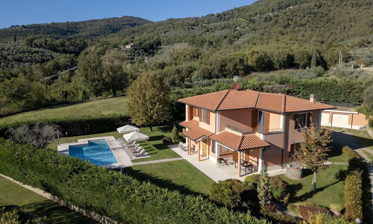 Terranuova Bracciolini Villa | Villa in Tuscany with Private Pool & Views