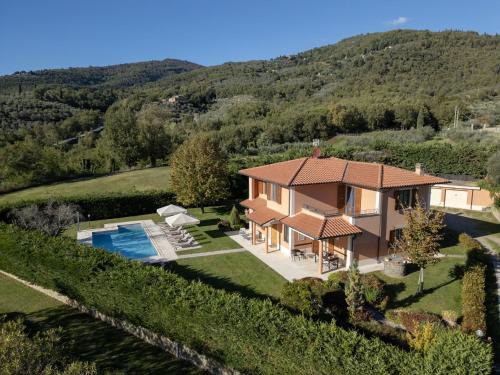 Loro Ciuffenna Villa | Villa in Tuscany with Private Pool & Views