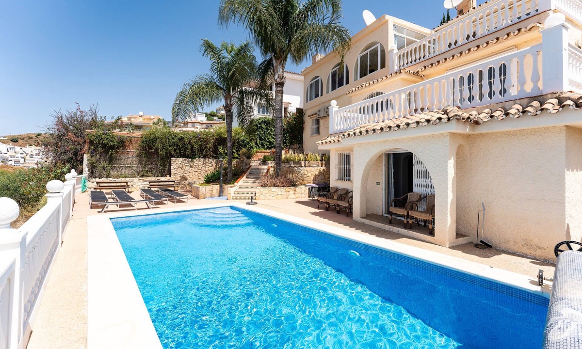 Torreblanca Villa | Villa 'Janina' with Sea View, Wi-Fi and Air Conditioning