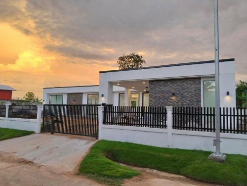 Chumphon Buri Villa | Villa Kitima homestay