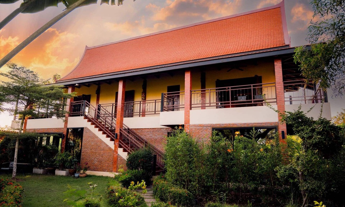 Udon Thani Villa | Villa Nakee: 2 Bed Luxury Thai Style Villa