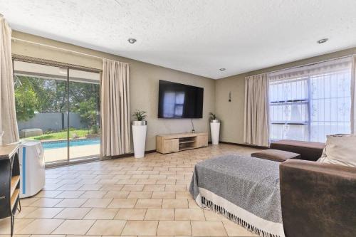Woodmead Villa | Villa Picasso - 3 Bedroom