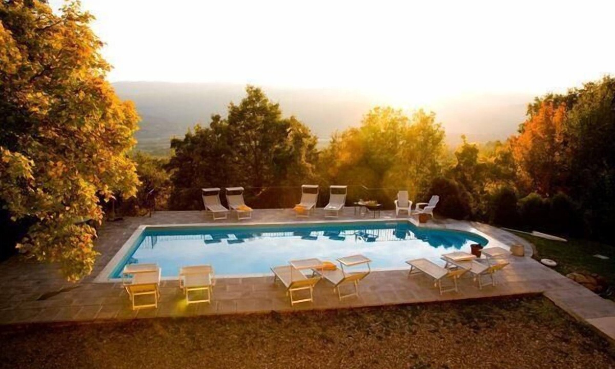 Poppi House | Villa Pruneto with pool in the Tuscan hills