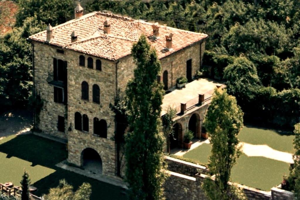 Gropparello Villa | Villa Sempreunagioia