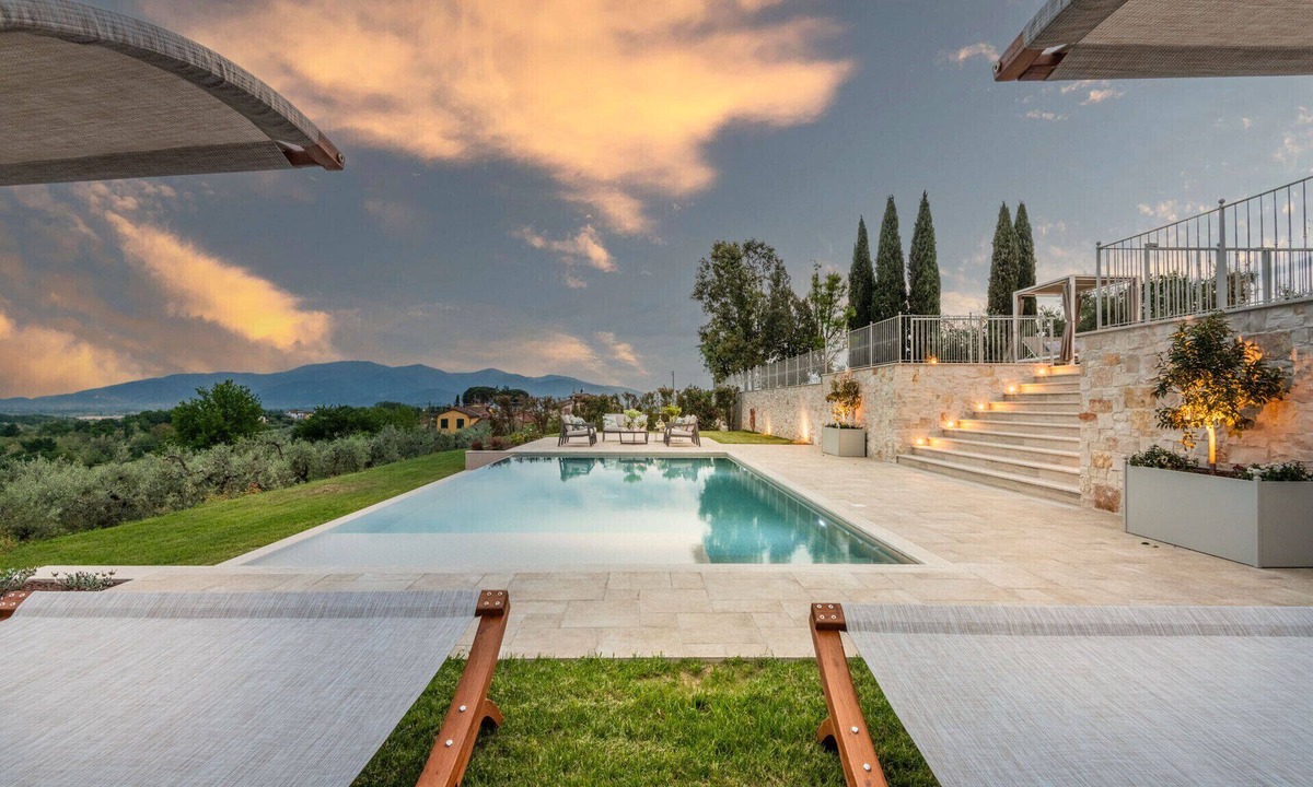 Macchino Villa | Villa Sunkiss: Luxury Farmhouse with Tuscan Flair and winery