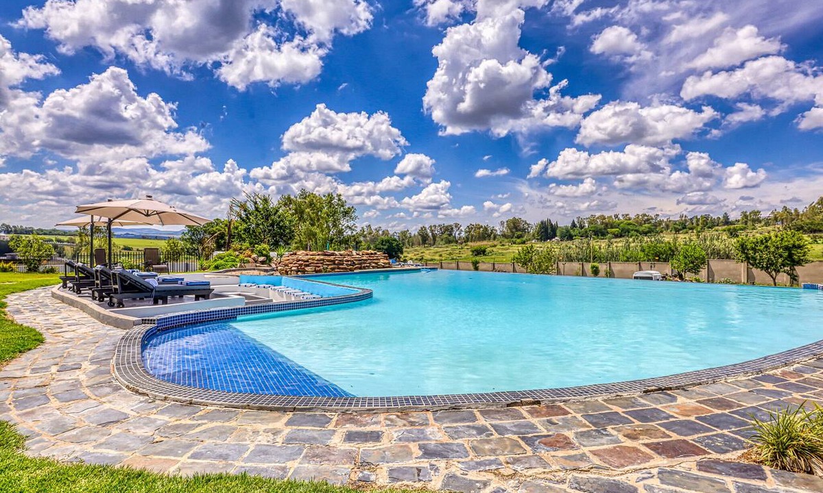 Greater Johannesburg Metropolitan Area Hotel | Villa Tasha Luxury suites