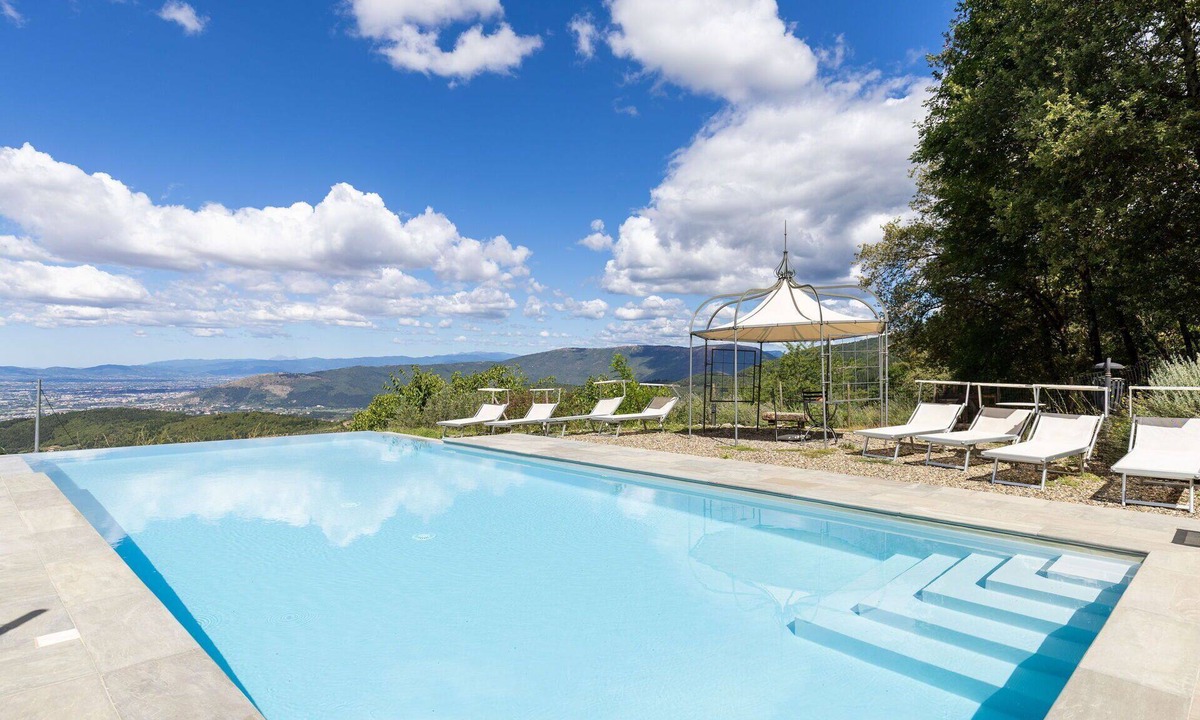 Sesto Fiorentino Villa | Villa Tenuta Lonciano - Luxury Villa Rental with swimming pool in Florence