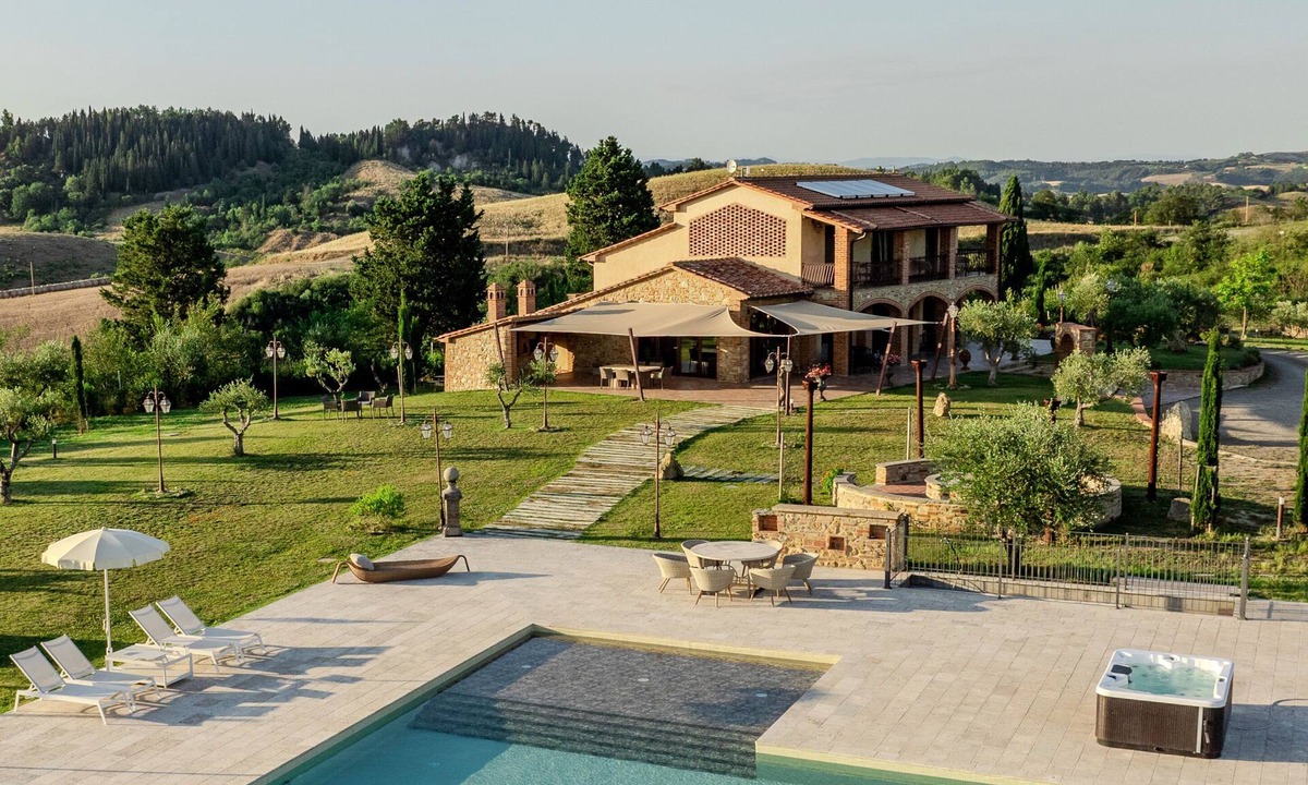 Peccioli Villa | Villa TOSCA Private Home - Luxury Farm Stay with Restaurant and Experiences