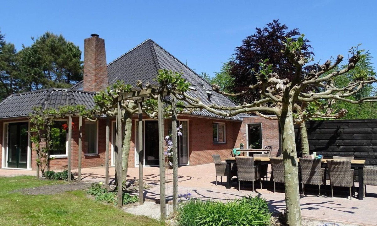 Zeewolde House | Villa with shared pool and wellness (can be booked for private use).