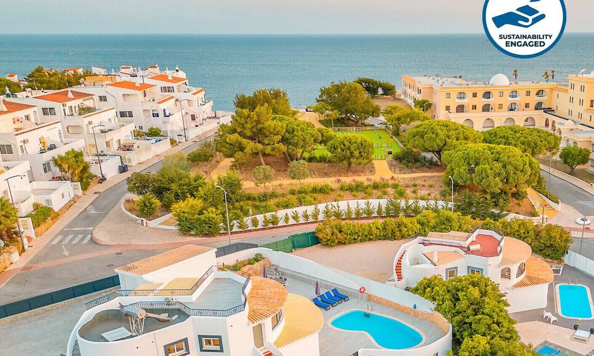 Vale de Centianes Villa | Villas with 2 Heatable Pools & BBQ
