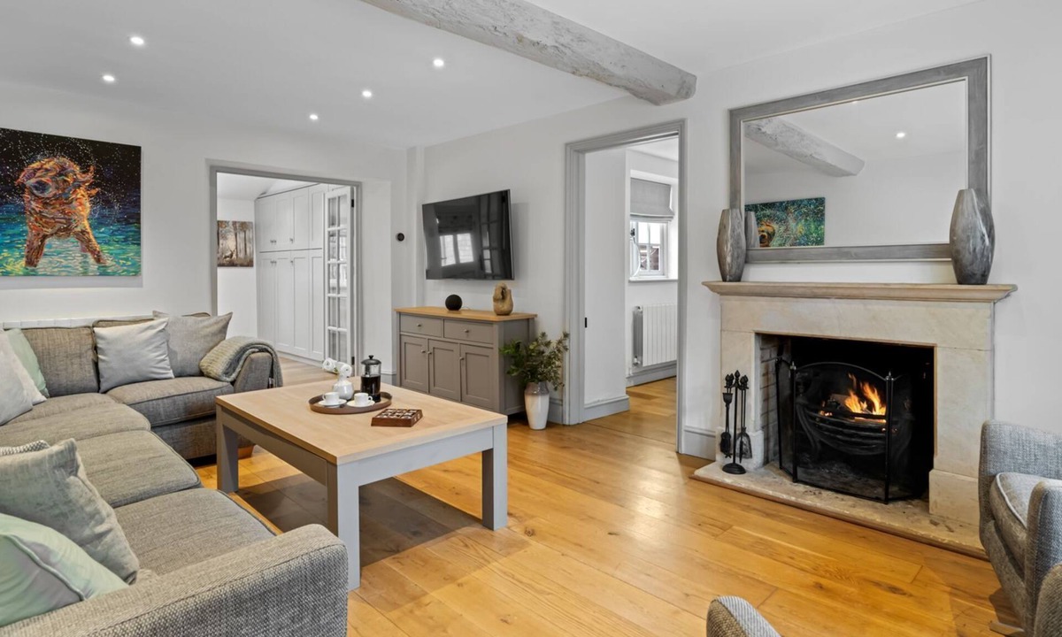 Paxford Cottage | Vine Cottage - pet friendly in Paxford near Chipping Campden