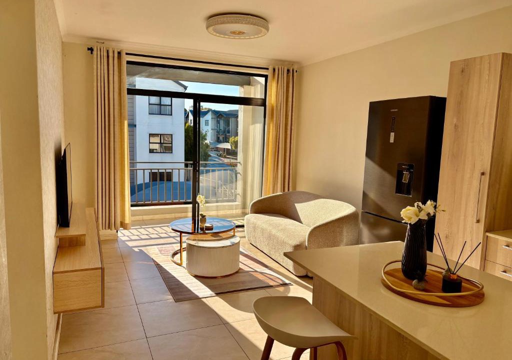 Randpark Ridge Apartment | Vint-Modern Residence