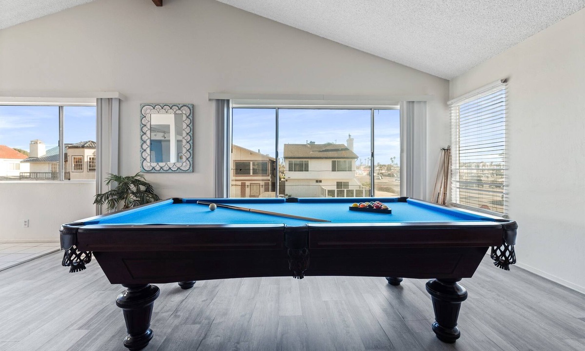 Silver Strand Apartment | Walk-to-Beach Stay w/Pool Table & Bikes
