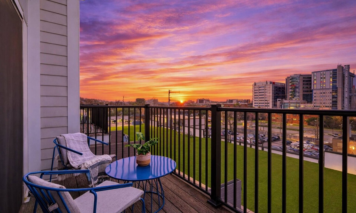 Hillsboro West End House | Walkable Hillsboro Village | Terrace | Near Vanderbilt + Music Row | Belcourt