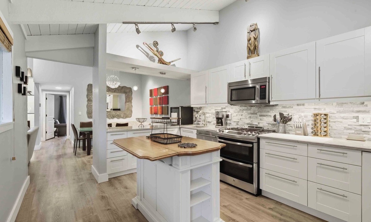 Warm Springs House | Warm Springs Getaway | Hot Tub | Near Lift & Downtown