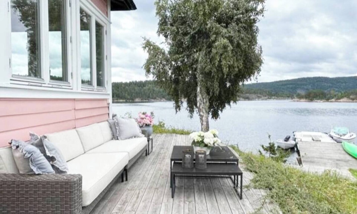Royken House | Waterfront Retreat - Frontline Oslofjord | Small boat included | Fireplace