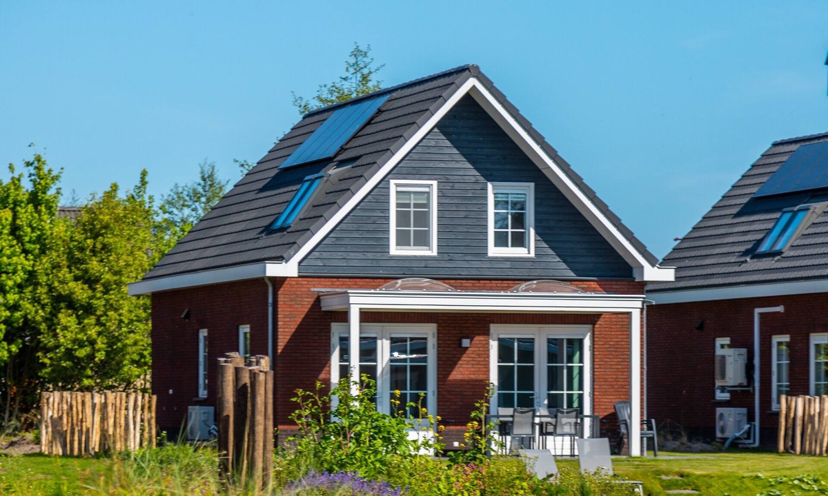 Medemblik House | Waterfront villa with 4 bedrooms