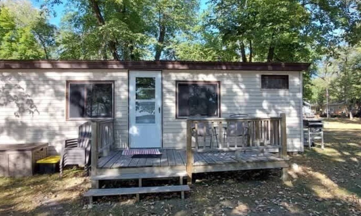Battle Lake House | West Battle Seasonal Cabin