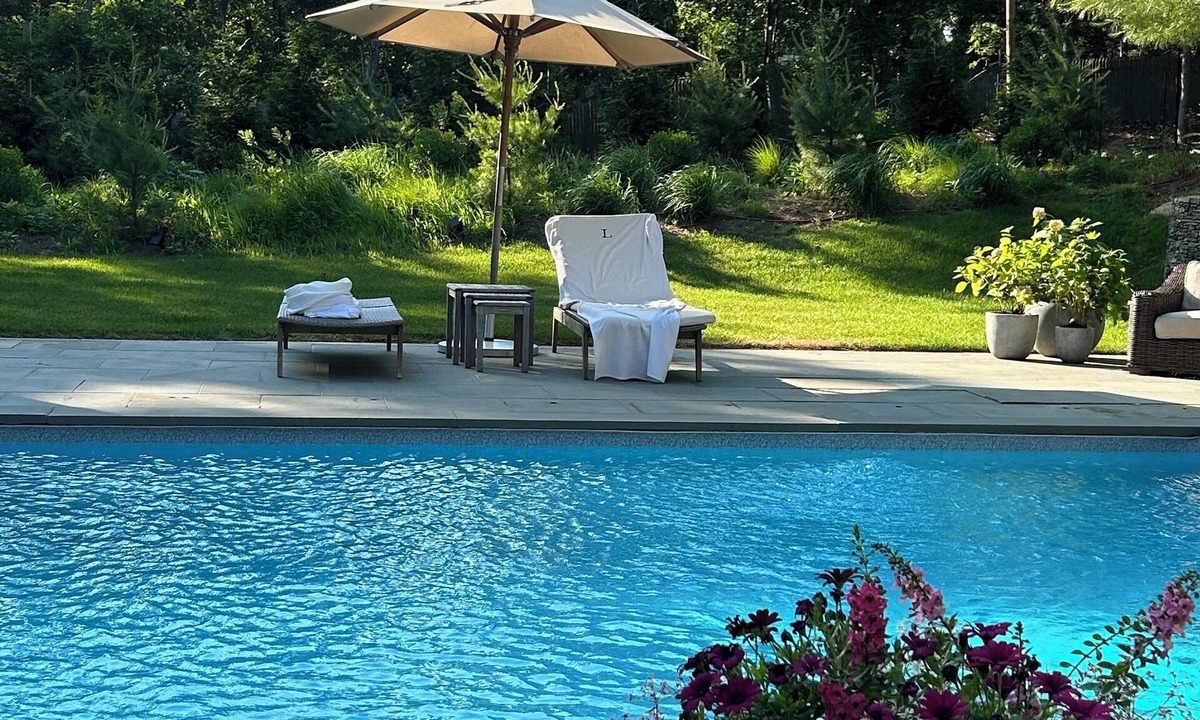 Northwest Harbor House | Whispering Pines - Newly Renovated East Hampton Summer Home