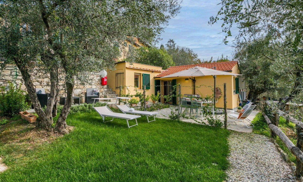 Sesto Fiorentino House | Wonderful private villa for 4 people with WIFI, A/C, pool, TV and panoramic view