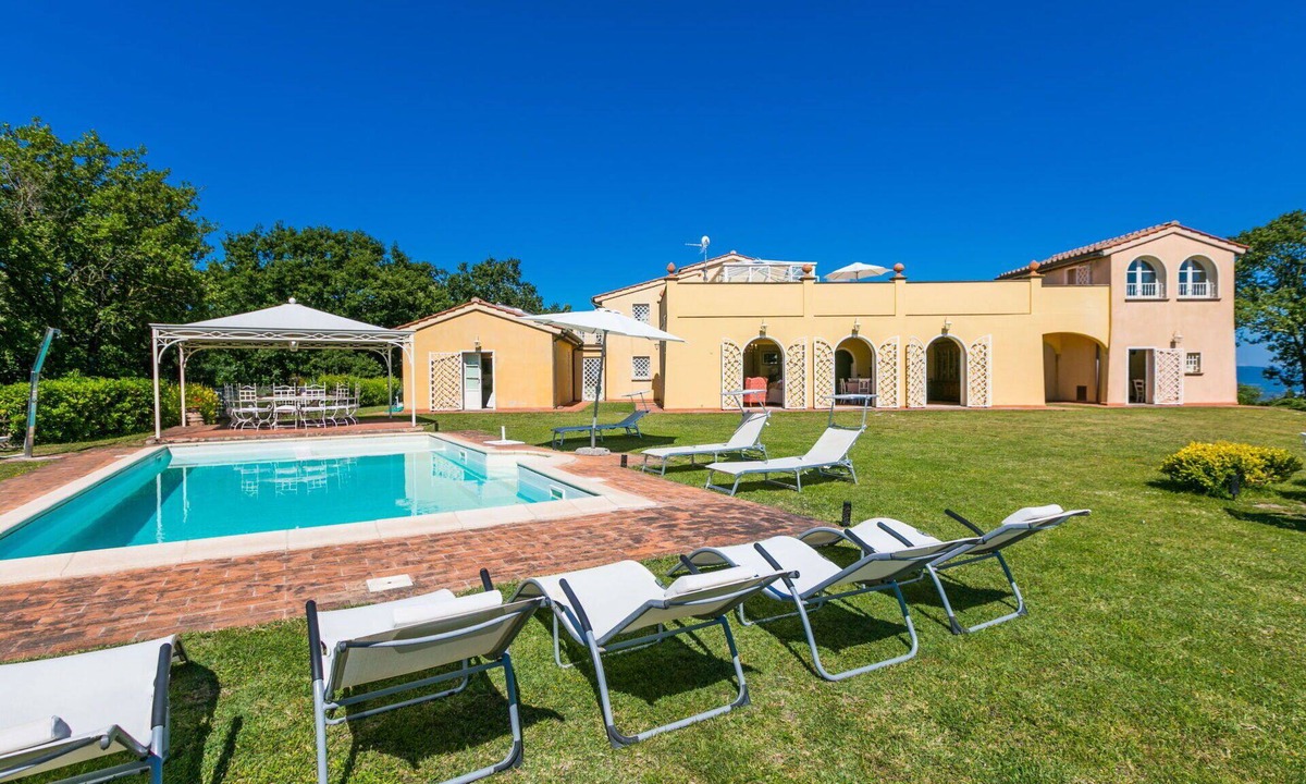 Bibbona Villa | Wonderful private villa with WIFI, private pool, A/C, TV, patio, pets allowed and panoramic view