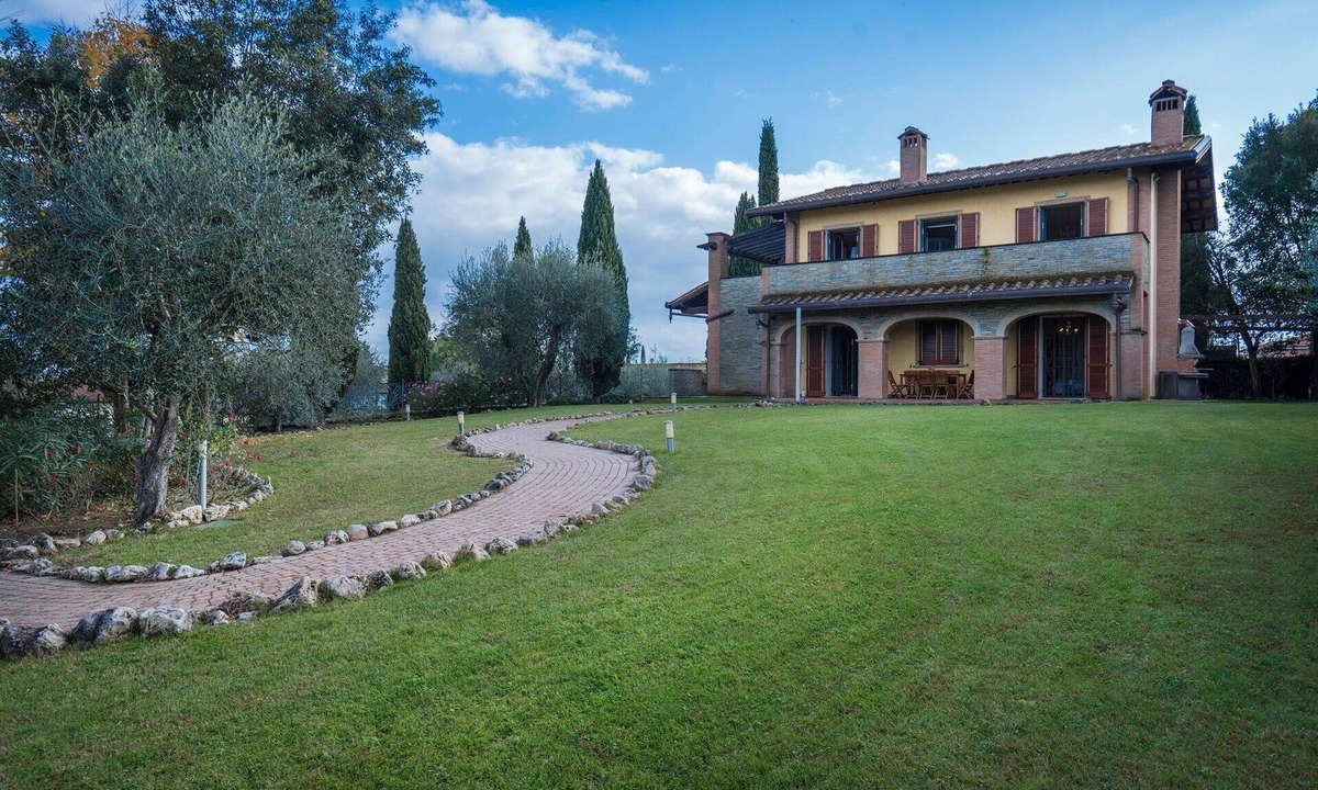 Selvatelle Villa | Wonderful private villa with hot tub, A/C, private pool, WIFI, TV, balcony, pets allowed and par.