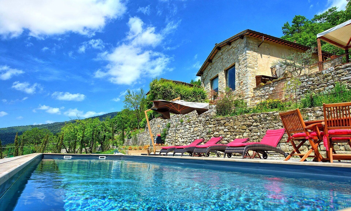 Sesto Fiorentino Villa | Wonderful private villa with WIFI, private pool, A/C, TV, veranda, panoramic view, close to Florence