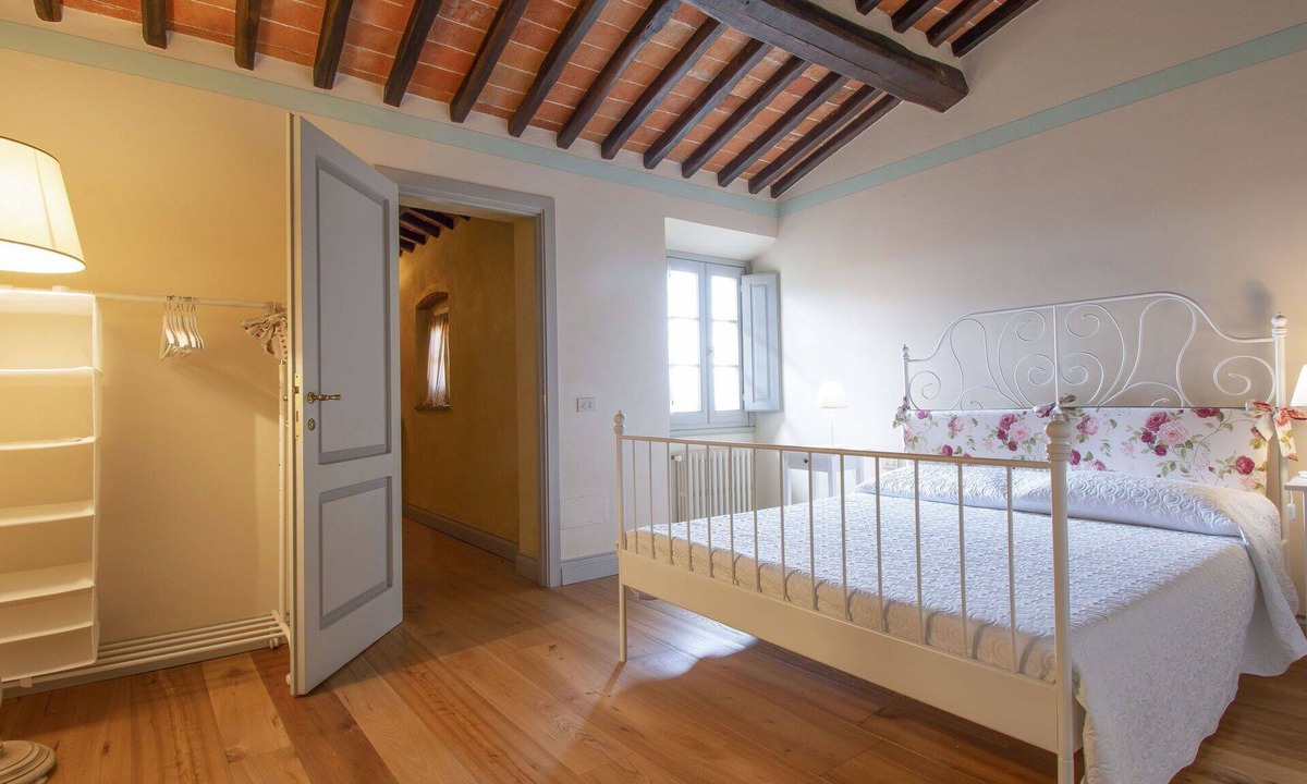 Pistoia Villa | Wonderful private villa for 6 guests with WIFI, TV, pets allowed and parking