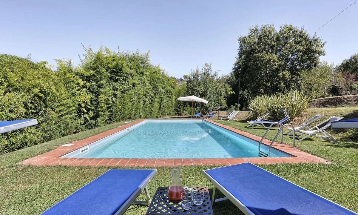 Lucca Villa | Wonderful private villa for 12 people with private pool, A/C, WIFI and TV, close to Lucca
