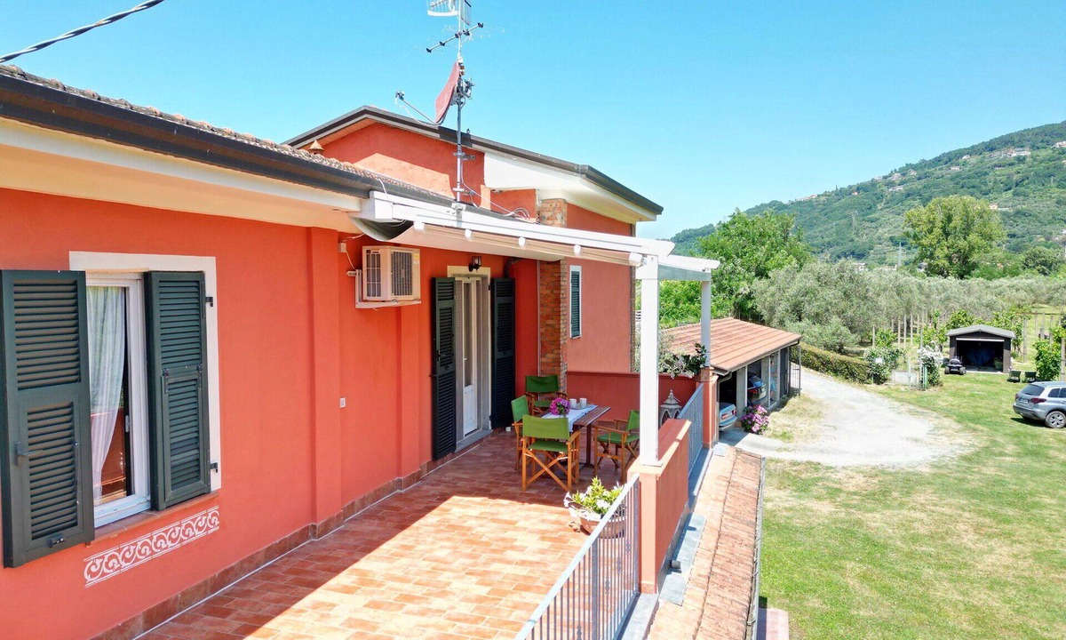 Masero Villa | Wonderful villa for 4 guests with WIFI, A/C, TV, terrace and pets allowed, close to La Spezia