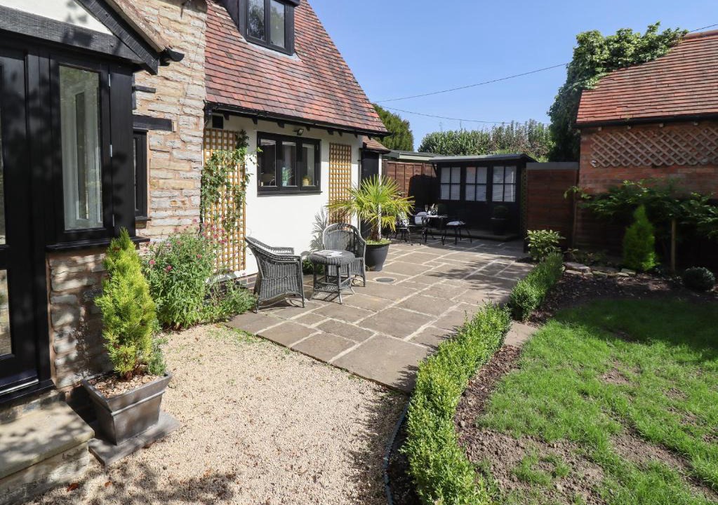 Pitchcombe House | Woodbine Cottage