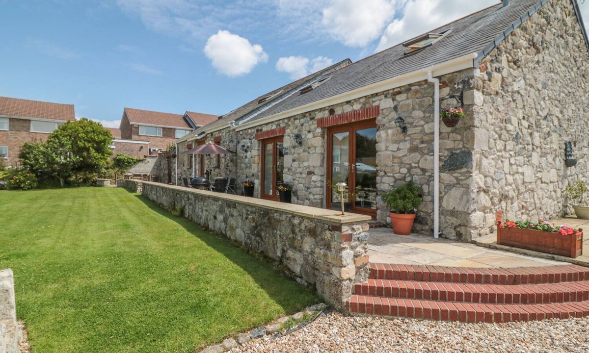 St Austell Cottage | WOODSIDE BARNS, family friendly, with a garden in St. Austell