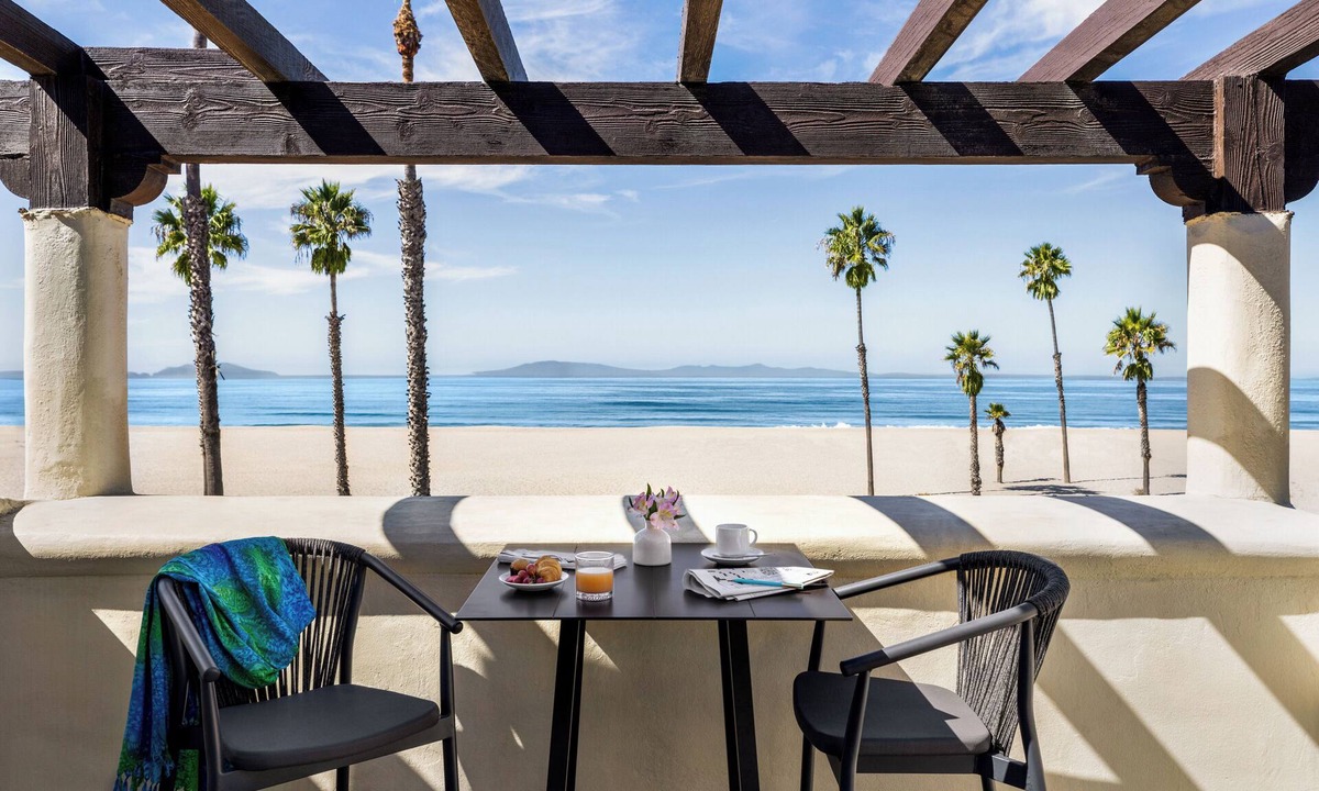 Oxnard Shores Resort | Zachari Dunes on Mandalay Beach, Curio Collection by Hilton