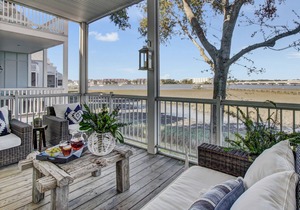 4 Bed Townhouse with Fantastic Location and River Views!