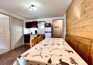 Apartment 6 people with pool and WiFi at the foot of the slopes