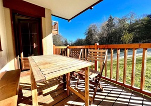 Apartment 6 people with pool and WiFi at the foot of the slopes