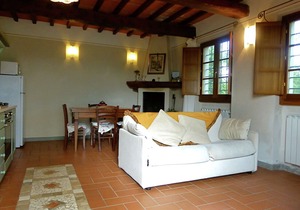 Attractive apartment in farmhouse with pool in beautiful surroundings