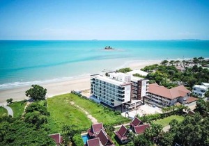 Beachfront Escape Studio E265