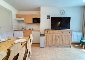 Charming apartment for 4 at the foot of the slopes with pool