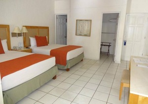 Hotel ∙ Vibrant 1BR Condo Walking Distance to Punta Sur Golf Course