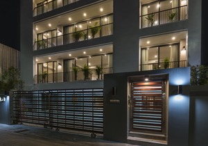 Modern & Luxury Home in the heart of Thonglor