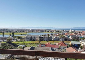 Muizenberg Villa