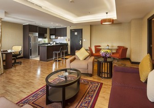 One Bedroom Grand Suite Apartment in the city center (G7)