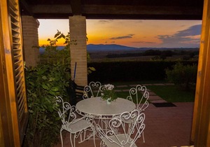 Studio apartment with private garden and panoramic view