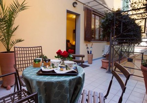 The Golden House Florence Suite