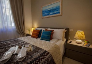 The Golden House Florence Suite