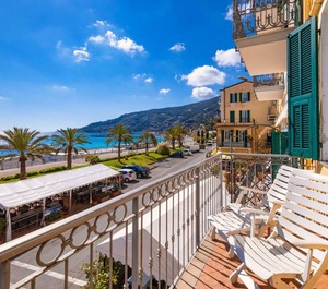 Appartamento Fronte Mare Ospedaletti 