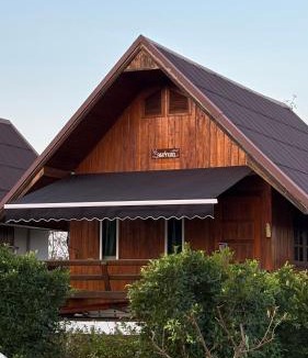 Sikhio House | สวนเบอร์รีแคมป์ทนายจุฬา Berry Camp Korat
