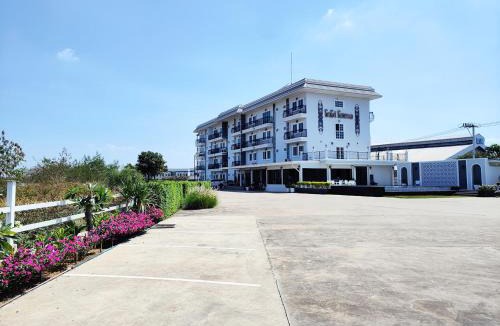 Nakhon Ratchasima Hotel | โคโค่ โฮเทล KOCO Hotel
