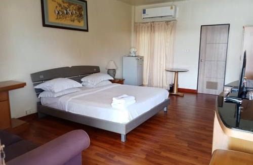 Kaeng Khlo Hotel | โรงแรมไทยงามพาเลซ (Thai Ngam Palace Hotel)